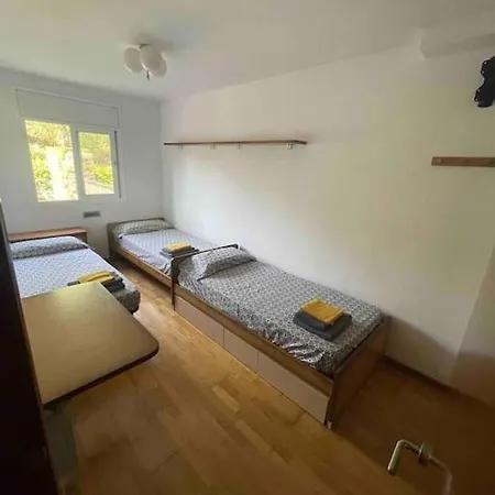 6 Personas Con Piscina Y Parquing Apartamento