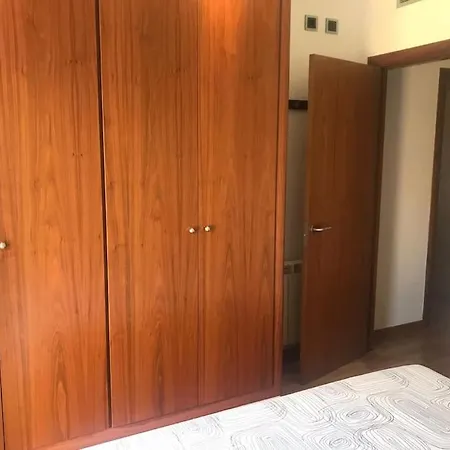 6 Personas Con Piscina Y Parquing Apartamento